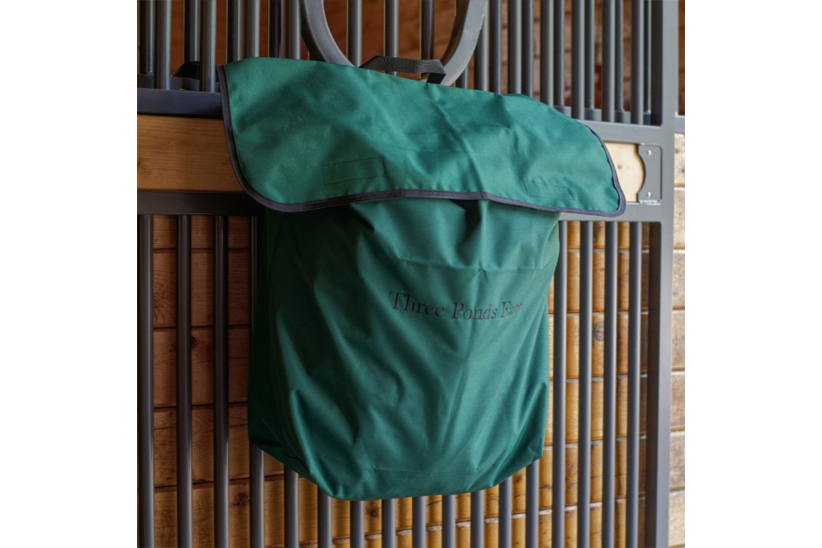 Stall front grooming bag store
